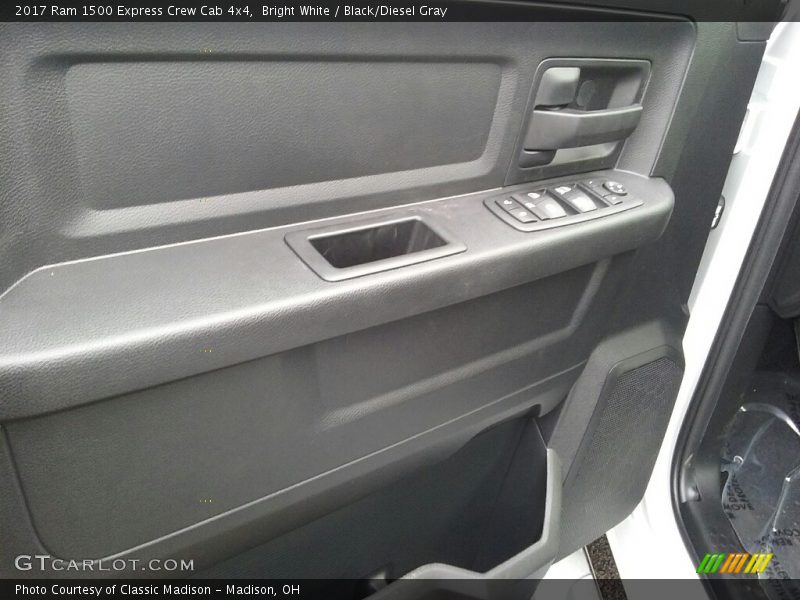 Bright White / Black/Diesel Gray 2017 Ram 1500 Express Crew Cab 4x4