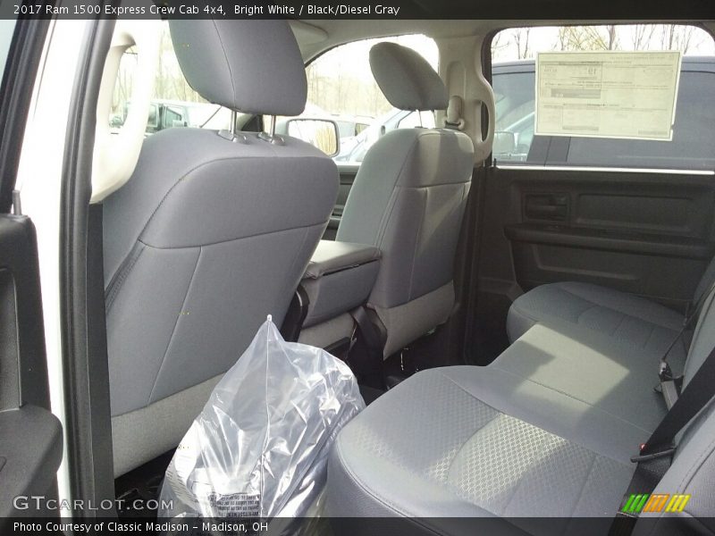 Bright White / Black/Diesel Gray 2017 Ram 1500 Express Crew Cab 4x4