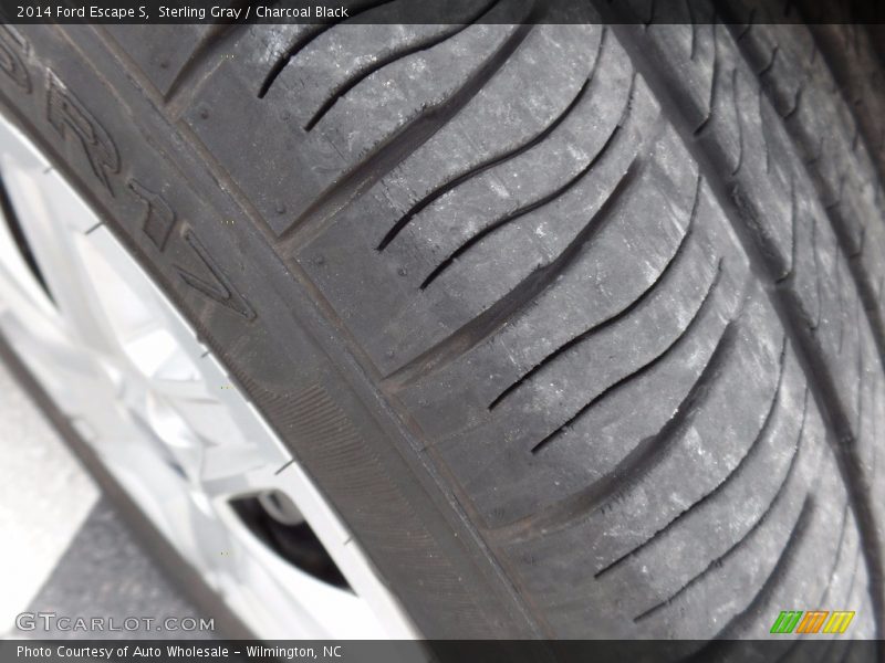 Sterling Gray / Charcoal Black 2014 Ford Escape S