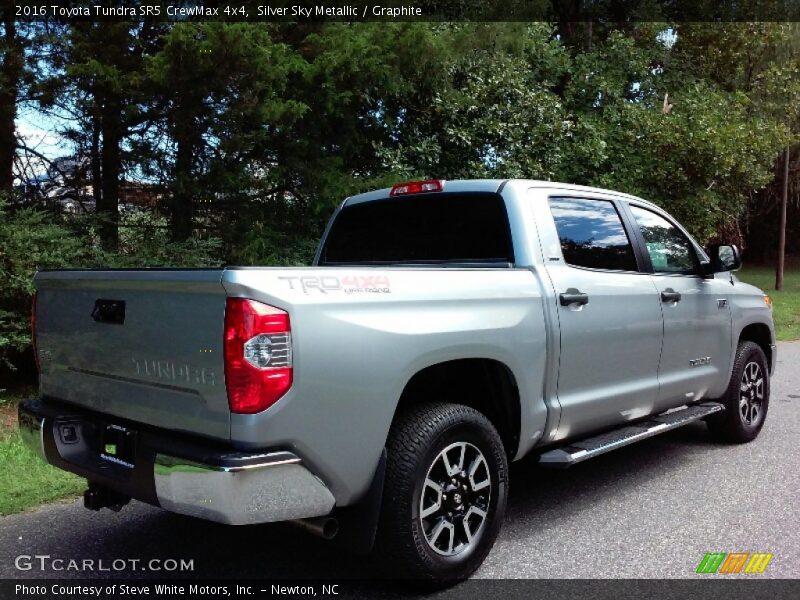 Silver Sky Metallic / Graphite 2016 Toyota Tundra SR5 CrewMax 4x4