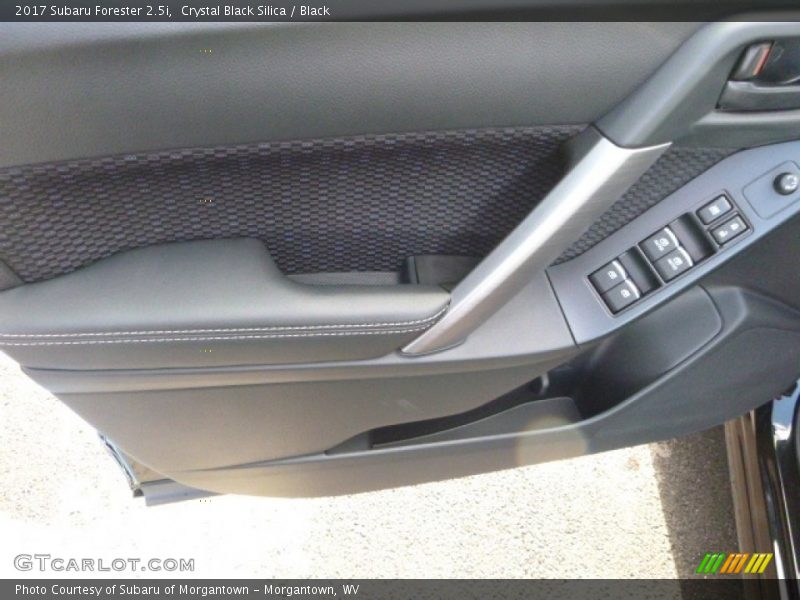 Crystal Black Silica / Black 2017 Subaru Forester 2.5i