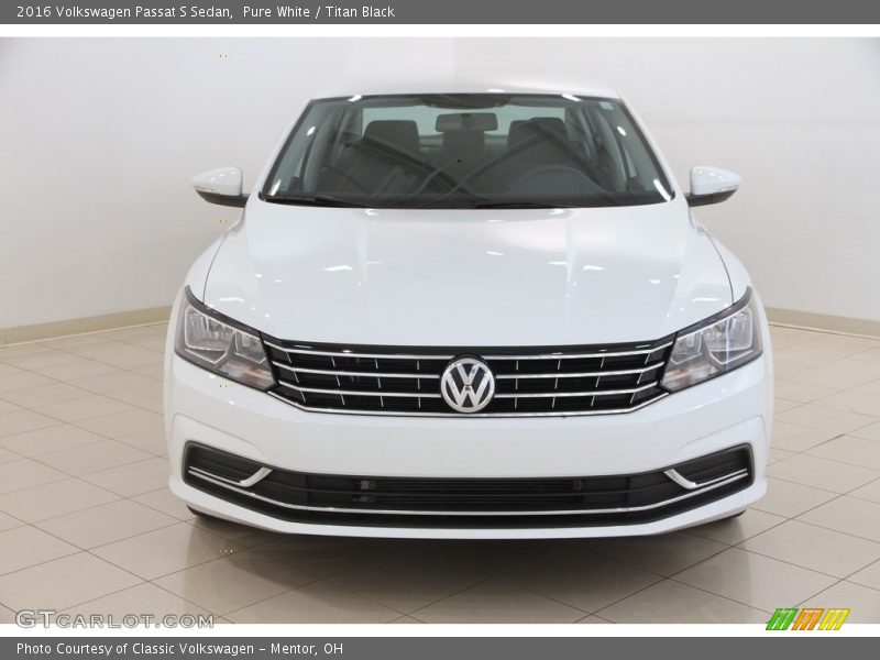 Pure White / Titan Black 2016 Volkswagen Passat S Sedan