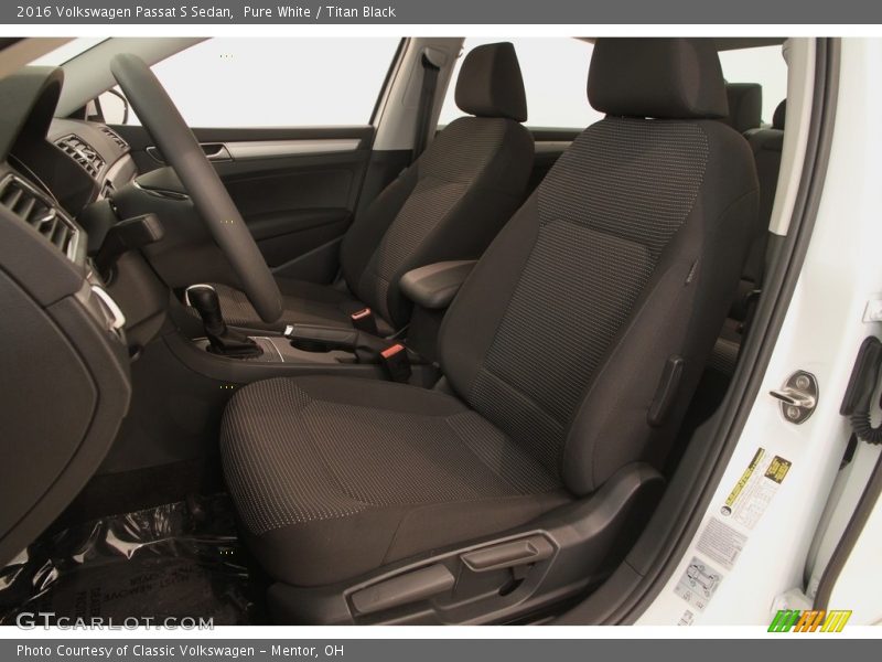 Front Seat of 2016 Passat S Sedan