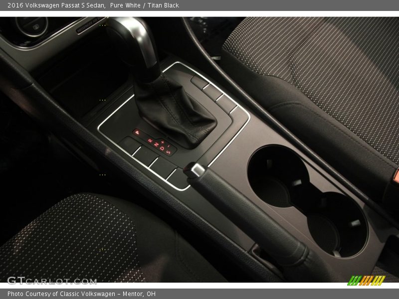 Pure White / Titan Black 2016 Volkswagen Passat S Sedan
