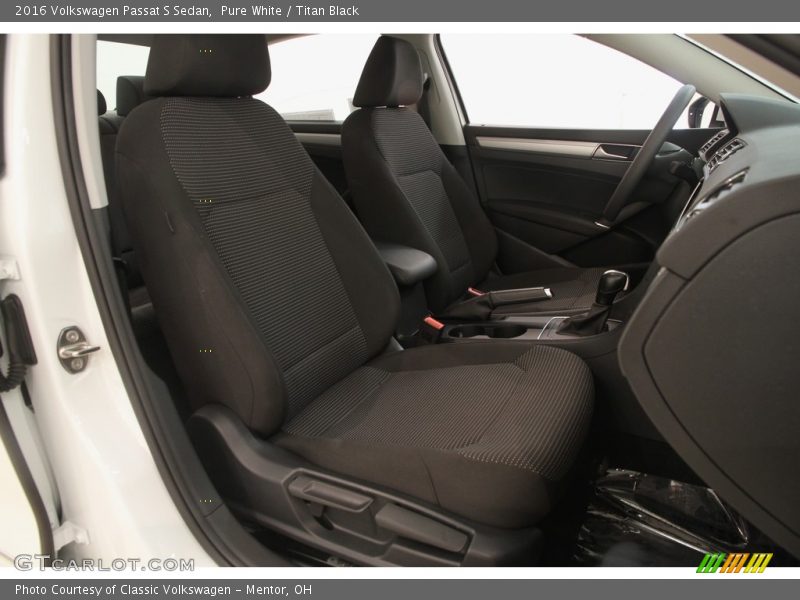 Pure White / Titan Black 2016 Volkswagen Passat S Sedan
