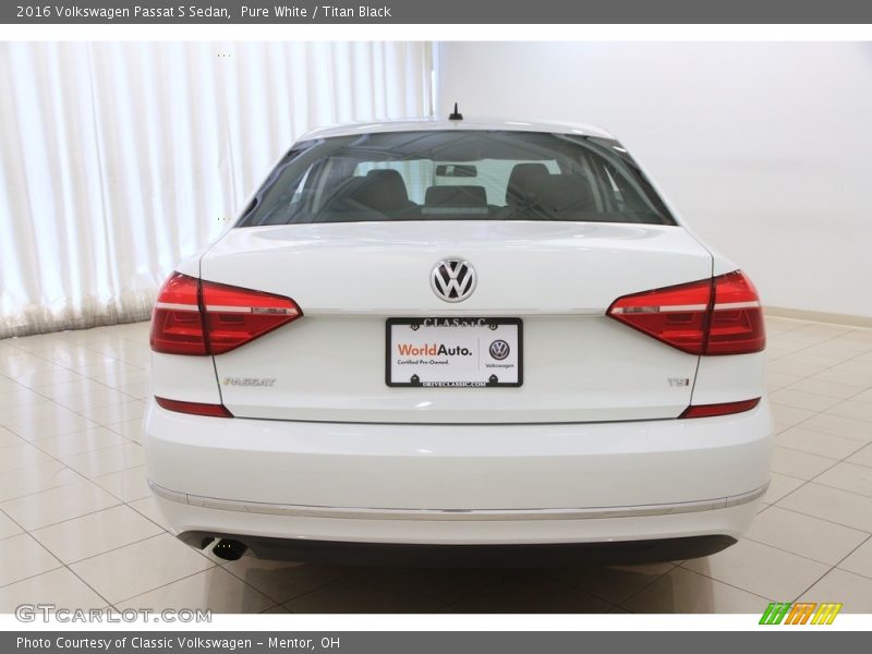 Pure White / Titan Black 2016 Volkswagen Passat S Sedan