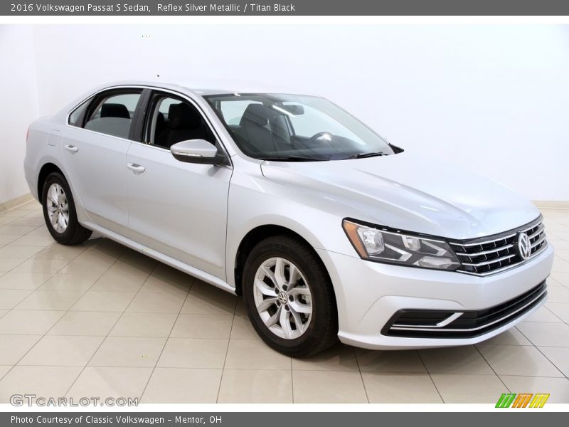 Front 3/4 View of 2016 Passat S Sedan