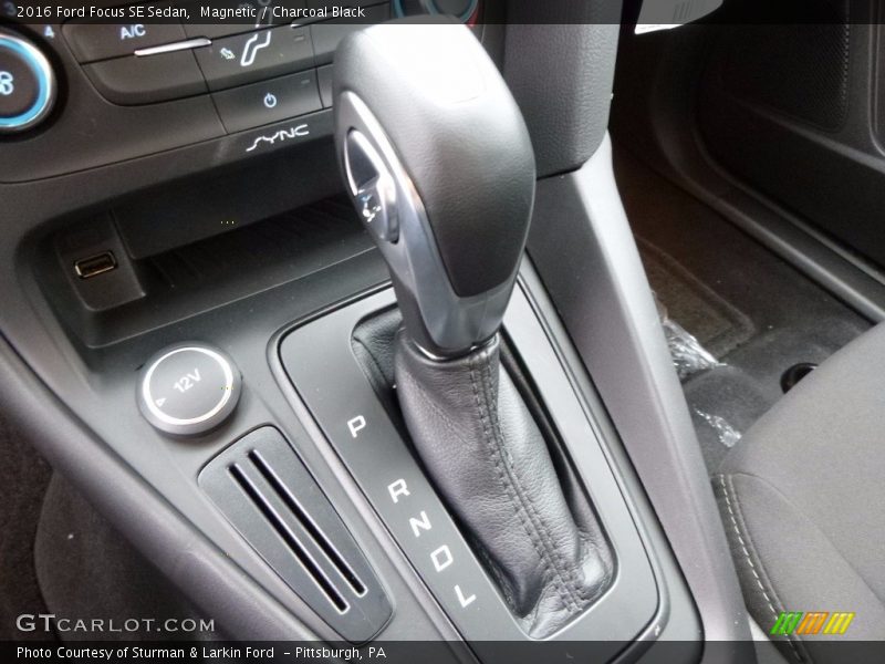 Magnetic / Charcoal Black 2016 Ford Focus SE Sedan