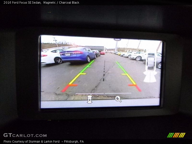 Magnetic / Charcoal Black 2016 Ford Focus SE Sedan