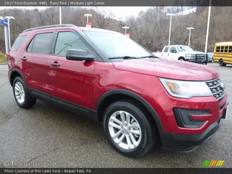 Front 3/4 View of 2017 Explorer 4WD