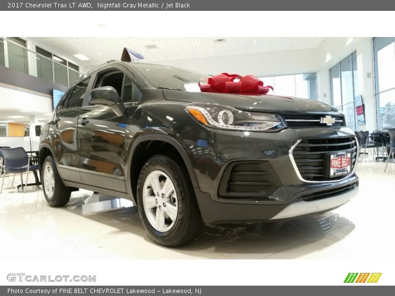 Nightfall Gray Metallic / Jet Black 2017 Chevrolet Trax LT AWD