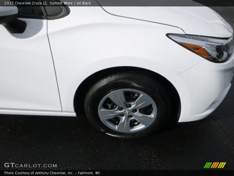 Summit White / Jet Black 2017 Chevrolet Cruze LS