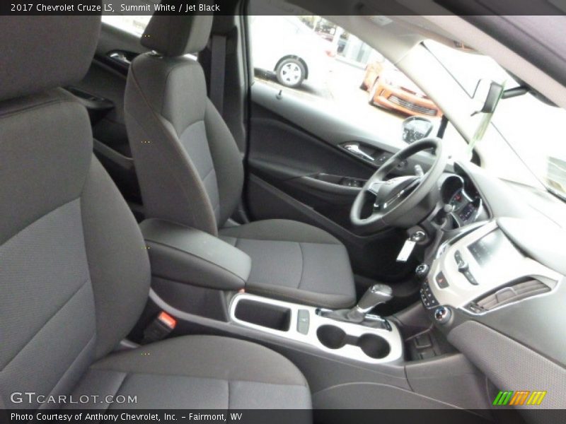 Summit White / Jet Black 2017 Chevrolet Cruze LS