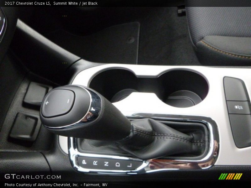 Summit White / Jet Black 2017 Chevrolet Cruze LS