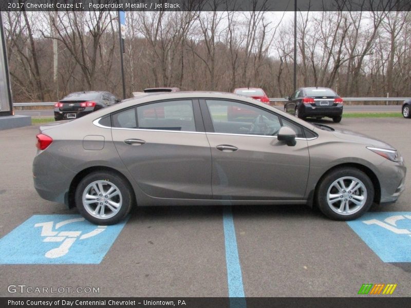 Pepperdust Metallic / Jet Black 2017 Chevrolet Cruze LT