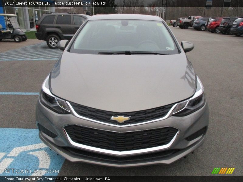 Pepperdust Metallic / Jet Black 2017 Chevrolet Cruze LT