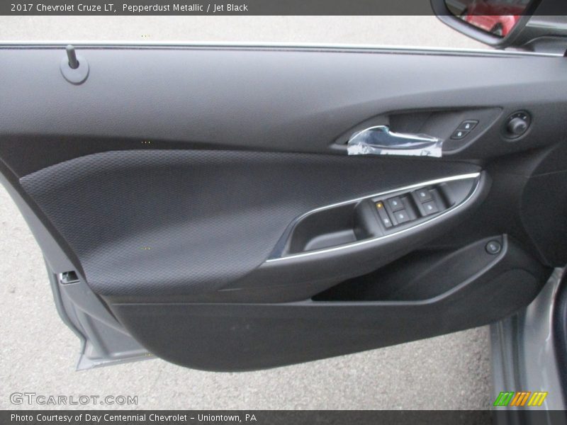 Pepperdust Metallic / Jet Black 2017 Chevrolet Cruze LT