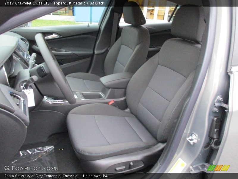 Pepperdust Metallic / Jet Black 2017 Chevrolet Cruze LT