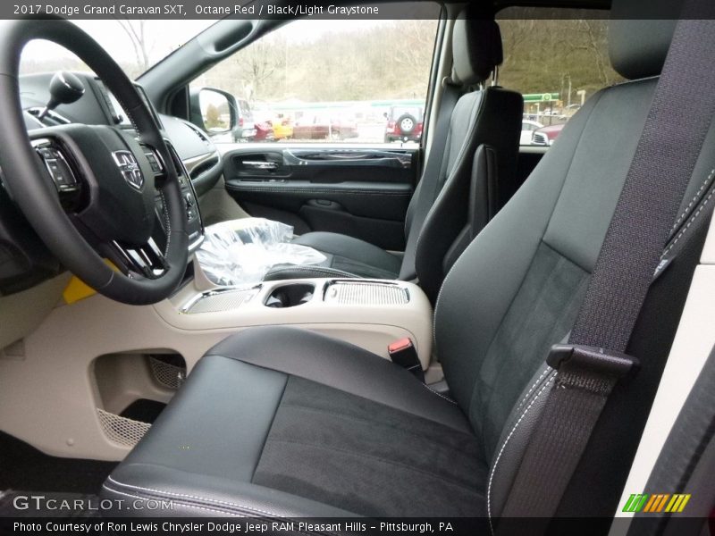  2017 Grand Caravan SXT Black/Light Graystone Interior