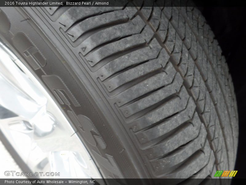 Blizzard Pearl / Almond 2016 Toyota Highlander Limited