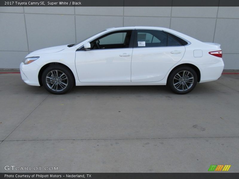 Super White / Black 2017 Toyota Camry SE