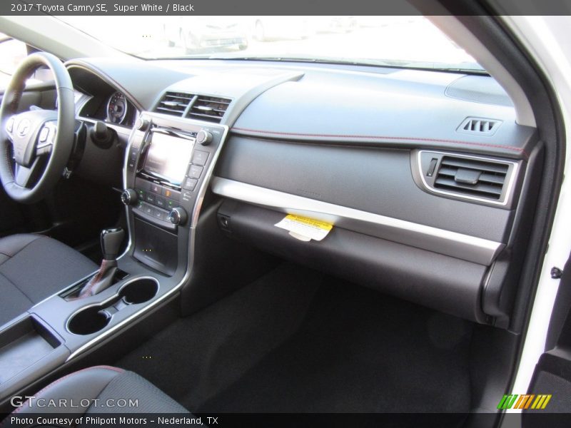 Super White / Black 2017 Toyota Camry SE