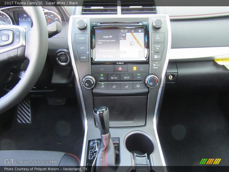 Super White / Black 2017 Toyota Camry SE