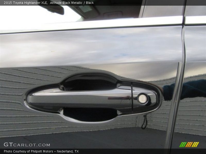 Attitude Black Metallic / Black 2015 Toyota Highlander XLE