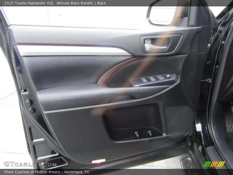 Attitude Black Metallic / Black 2015 Toyota Highlander XLE