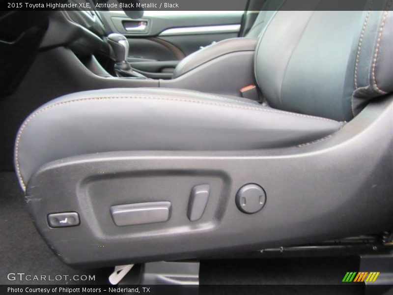 Attitude Black Metallic / Black 2015 Toyota Highlander XLE