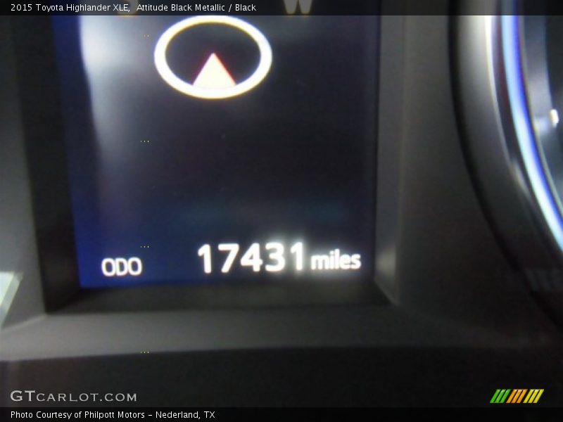 Attitude Black Metallic / Black 2015 Toyota Highlander XLE