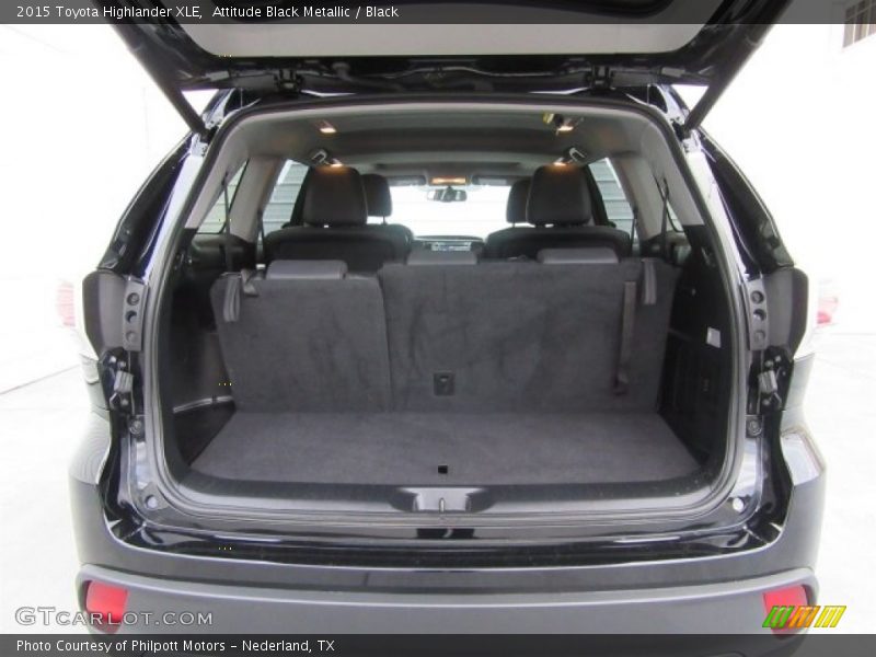 Attitude Black Metallic / Black 2015 Toyota Highlander XLE