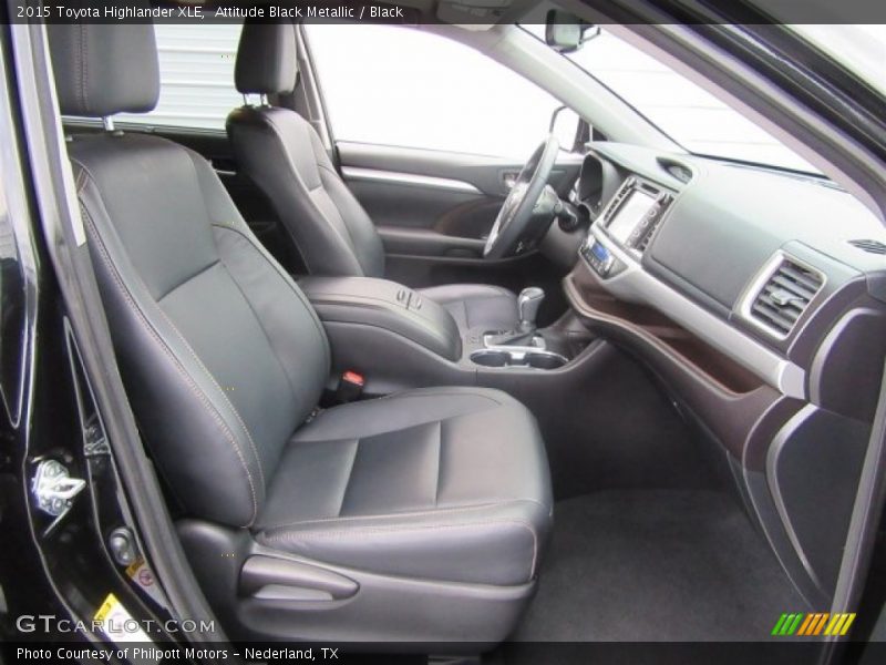Attitude Black Metallic / Black 2015 Toyota Highlander XLE