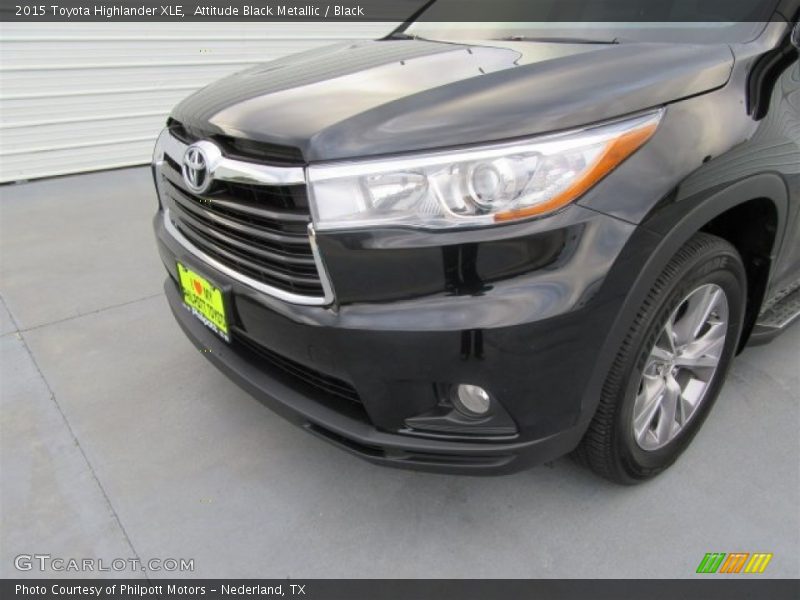 Attitude Black Metallic / Black 2015 Toyota Highlander XLE