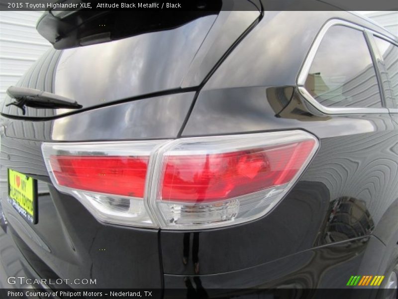 Attitude Black Metallic / Black 2015 Toyota Highlander XLE
