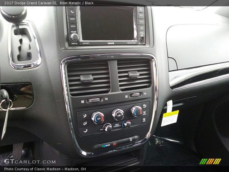 Billet Metallic / Black 2017 Dodge Grand Caravan SE