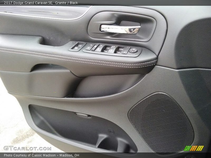 Granite / Black 2017 Dodge Grand Caravan SE