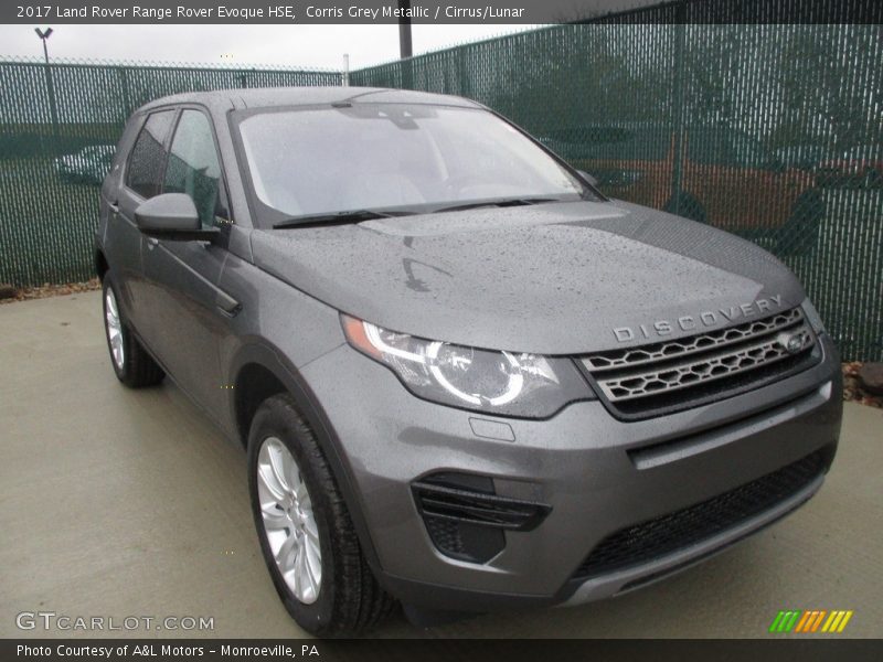 Front 3/4 View of 2017 Range Rover Evoque HSE