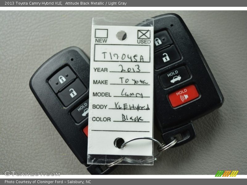 Attitude Black Metallic / Light Gray 2013 Toyota Camry Hybrid XLE