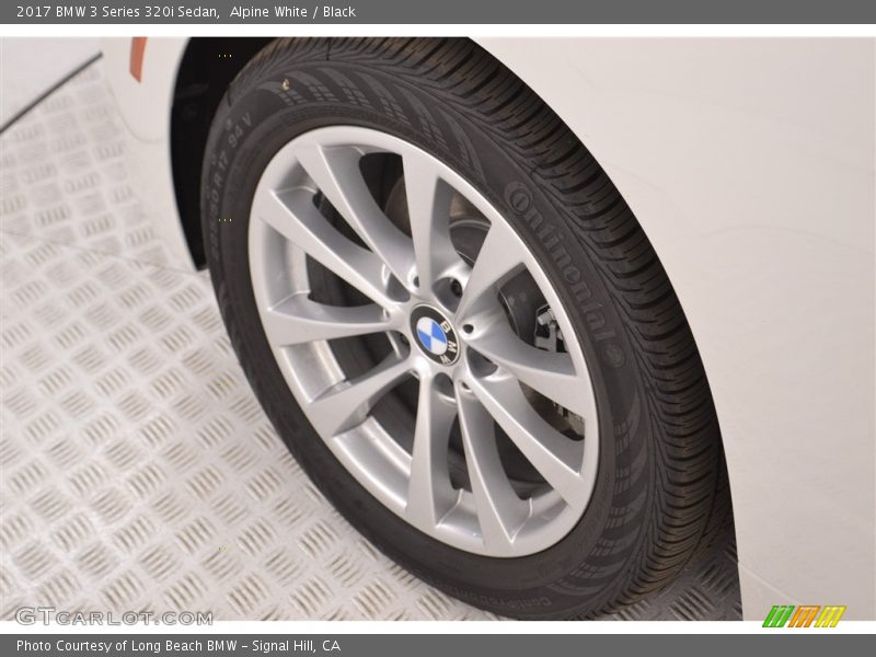 Alpine White / Black 2017 BMW 3 Series 320i Sedan