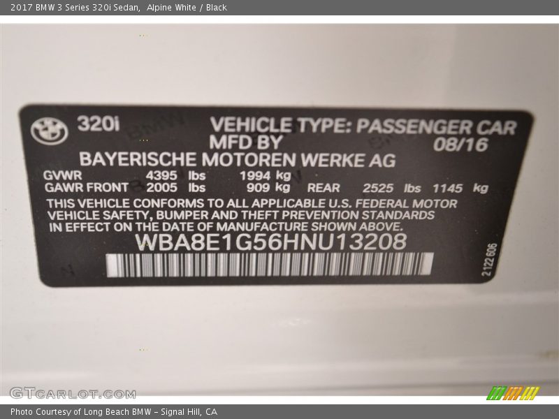 Alpine White / Black 2017 BMW 3 Series 320i Sedan