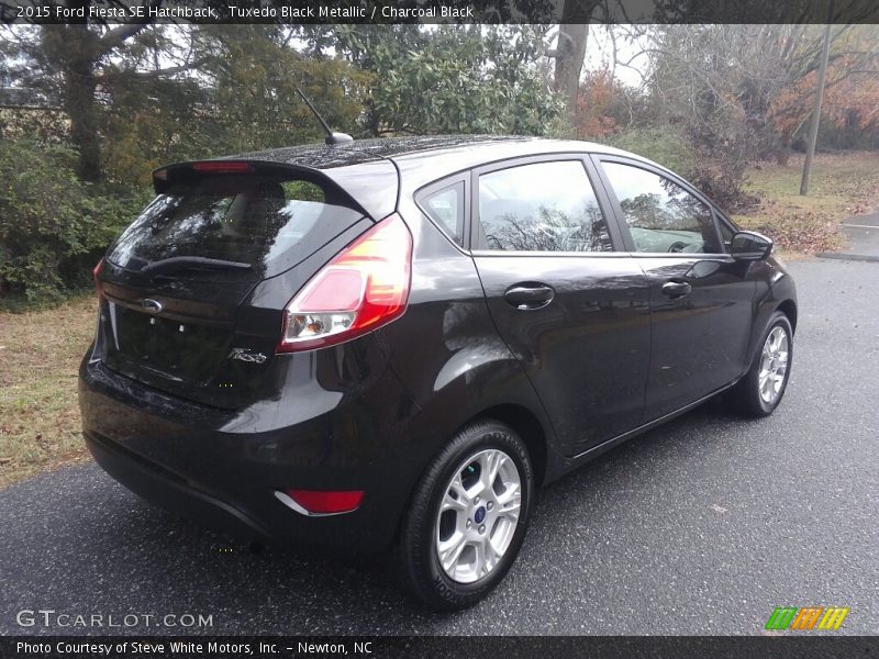 Tuxedo Black Metallic / Charcoal Black 2015 Ford Fiesta SE Hatchback