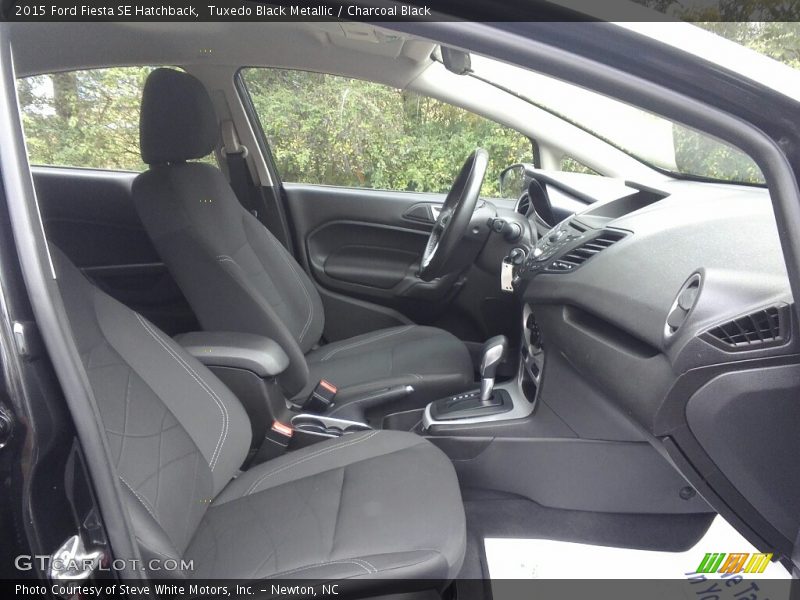 Tuxedo Black Metallic / Charcoal Black 2015 Ford Fiesta SE Hatchback