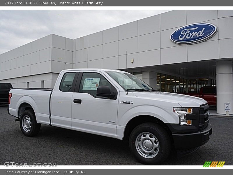 Front 3/4 View of 2017 F150 XL SuperCab