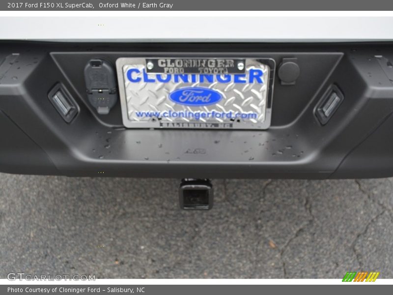 Oxford White / Earth Gray 2017 Ford F150 XL SuperCab