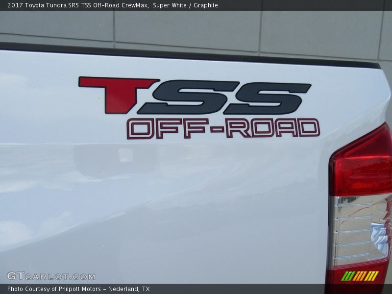  2017 Tundra SR5 TSS Off-Road CrewMax Logo