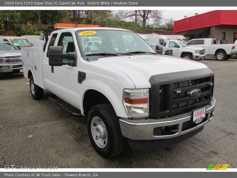 Oxford White / Medium Stone 2009 Ford F250 Super Duty XL SuperCab 4x4