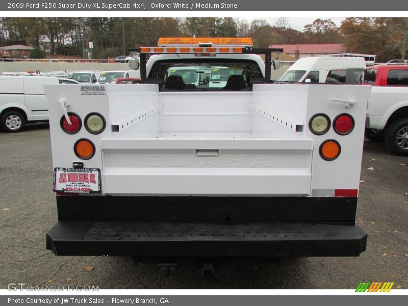 Oxford White / Medium Stone 2009 Ford F250 Super Duty XL SuperCab 4x4