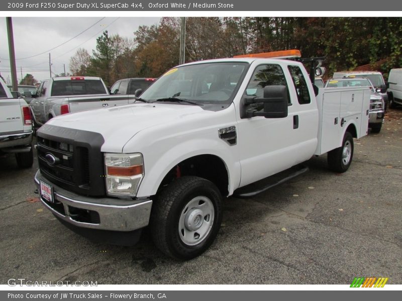 Oxford White / Medium Stone 2009 Ford F250 Super Duty XL SuperCab 4x4
