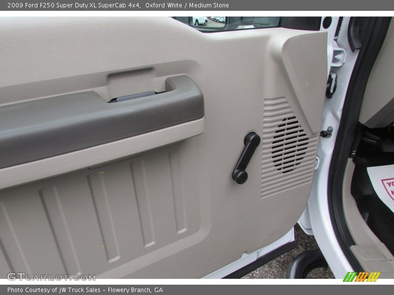 Oxford White / Medium Stone 2009 Ford F250 Super Duty XL SuperCab 4x4